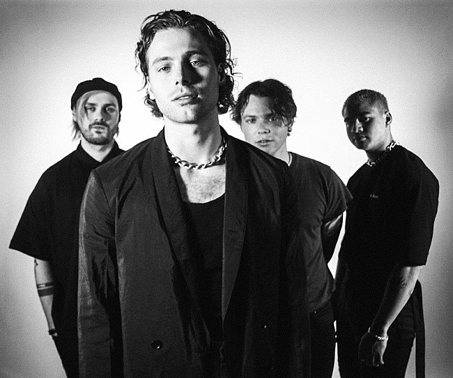 「5SOS、ロックな新曲「Teeth」をリリース」1枚目/1