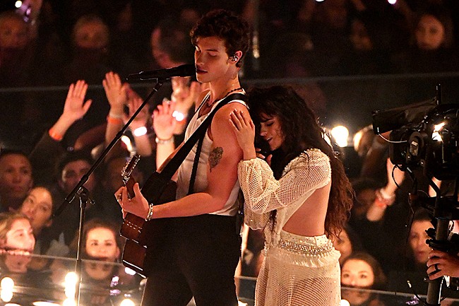 「ショーン・メンデス＆カミラ・カベロ、「セニョリータ」の全米1位獲得に喜びのコメント」1枚目/1