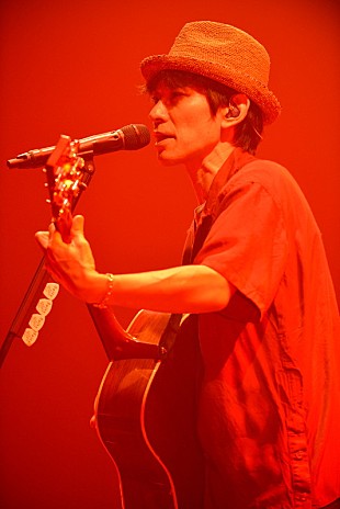 「スピッツ、自身も新旧織り交ぜたセットリストで楽しませた【ロックロックこんにちは！】大盛況にて閉幕」