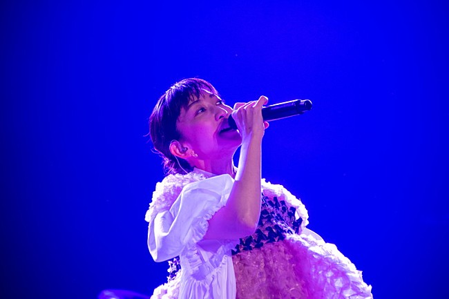 「Every Little Thing、23周年記念ライブでヒット曲連続＆元メンバーも登場」1枚目/7