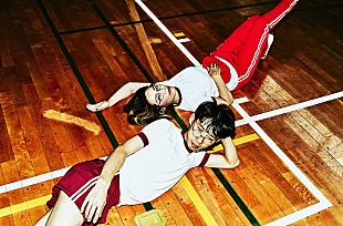 「エレクトロポップユニット・FUNLETTERS「有名な曲かけてよ」のMV公開　体育館をクラブに変えるダンスポップ」