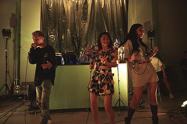 「＜ライブレポート＞KEIJU/ジュリア・ウー/RIRIが一夜限りのセッション　南青山の楽園で【PARA-】が開催」1枚目/6