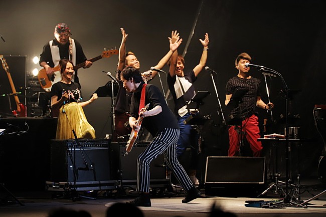 「吉田拓郎、WOWOW放送に先駆けて3分間のライブダイジェスト映像を公開」1枚目/1