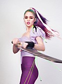 「5thアルバム制作中のグライムス、新曲「Violence」リリース＆MV公開」1枚目/3