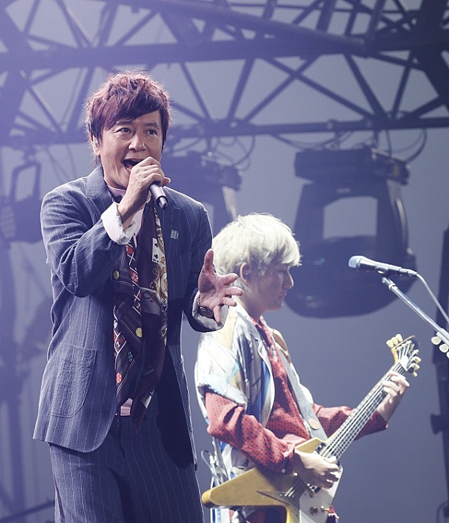 「ポルノグラフィティ、東京ドーム2デイズで20周年を締めくくり 「今まで起こったすべて、正しい道だったと思う」」1枚目/8