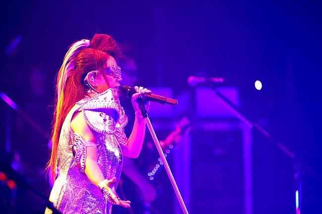 「大黒摩季、8年ぶりの新作ツアーファイナルに豪華ゲスト多数登場＆公演の模様をオンエアへ」1枚目/3