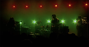 「OGRE YOU ASSHOLE、サイケデリアに満ちた「朝」ライブ映像公開」