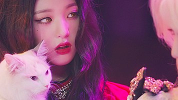 IZ*ONE、新曲「Vampire」MVで美しいヴァンパイアとして“ヴァンパイア