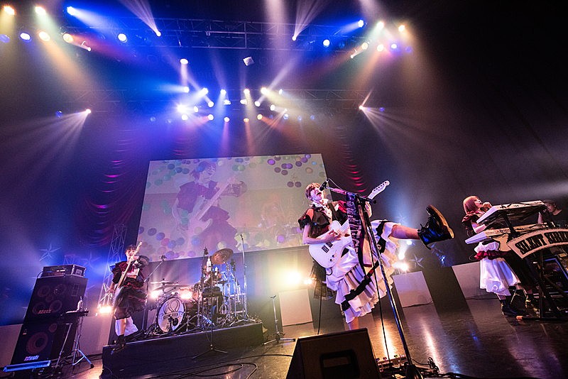 「SILENT SIREN」2枚目/10