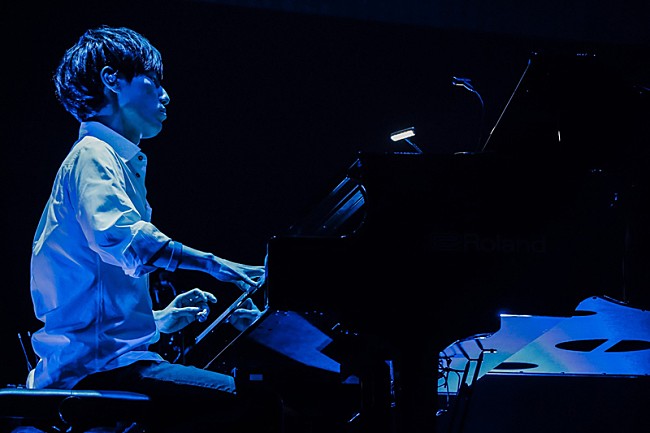 「ガンダムNT/UC・進撃の巨人の劇伴作家、澤野弘之が上海ワンマン公演で1万人魅了＆Aimer他ゲスト出演」1枚目/9