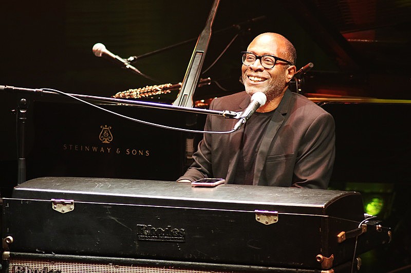 「ブライアン・ジャクソンが待望の初来日！洗練された演奏で披露されるギル・スコット・ヘロンとの共作曲を堪能する秋の宵」1枚目/10