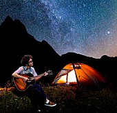 「奥田民生の新曲「ライジングサン」リリース決定、真心ブラザーズ、フジファブリック、崎山蒼志ら総勢19名参加」1枚目/2