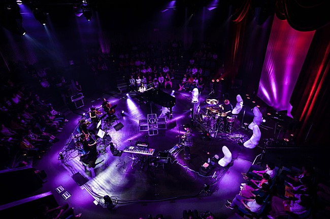 「クアイフ、円形舞台で革新的＆挑戦的なパフォーマンス」1枚目/7