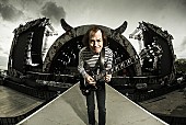 「『10月5日はなんの日？』AC/DC、ブライアン・ジョンソンの誕生日」1枚目/1