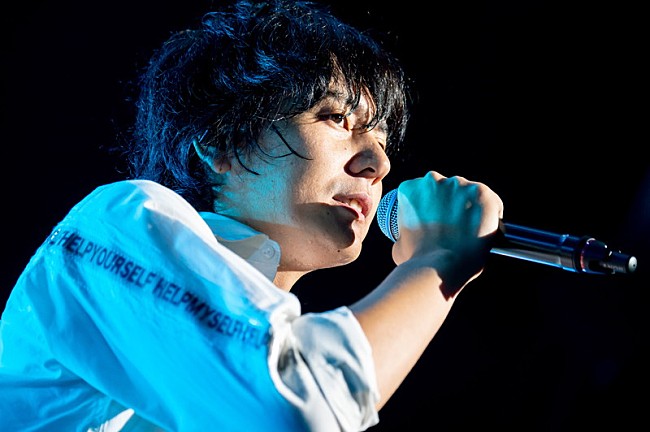 「＜ライブ・レポート＞flumpoolが活動休止から再スタートしたツアーが閉幕「4人で音を鳴らせて本当に嬉しい」」1枚目/8