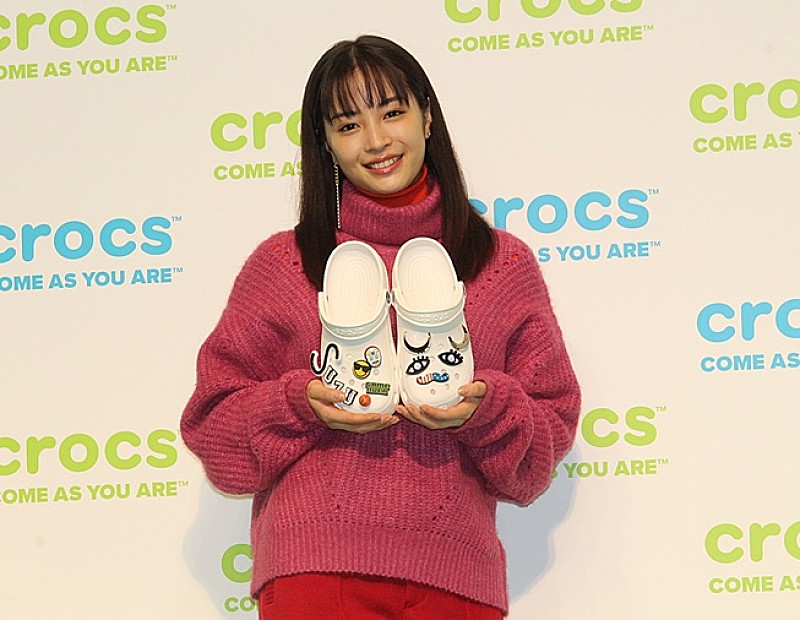 「広瀬すず「ハマっているのは串揚げ」　「揚げ物が大好き。毎日でも苦じゃない」」1枚目/1