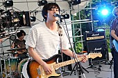 「新田真剣佑×北村匠海主演『サヨナラまでの30分』、【りんご音楽祭】撮影レポートが到着」1枚目/4