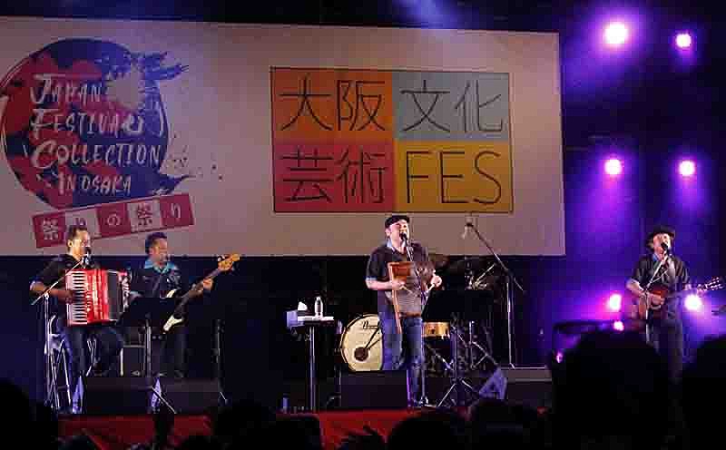 「BEGINが“サンバの原型”でライブ披露、『ライブ大全集2』収録曲公開＆初期AL30周年記念価格盤リリースへ」1枚目/6