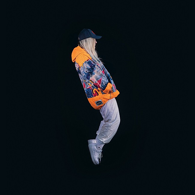 「トーンズ・アンド・アイ、デビューEP『ザ・キッズ・アー・カミング』のCD発売が決定」1枚目/2