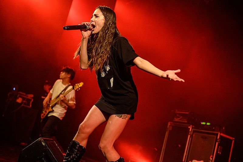 「土屋アンナ、上海公演開催　テレサ・テンの名曲を中国語で披露」1枚目/13