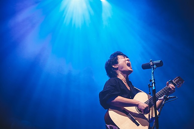 「尾崎裕哉、オフィシャルライブ映像を期間限定公開」1枚目/1