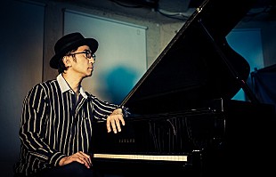 「リクオ、ニューAL収録曲「満員電車」ライブMVをYouTubeに公開」