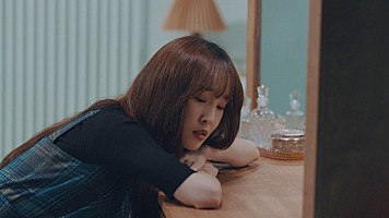 GFRIEND、ニューALリード曲「Fallin' Light（天使の梯子）」MV解禁