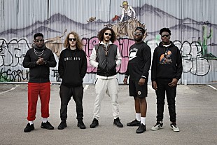 「UKジャズ・シーンを牽引する注目バンド=エズラ・コレクティヴ、2020年2月に東阪来日ツアー決定」