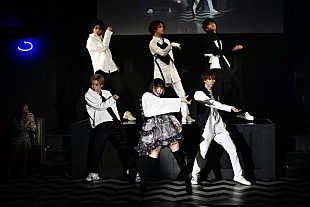 「超特急、最新スタイルでパフォーマンス＆キャットウォークを闊歩」