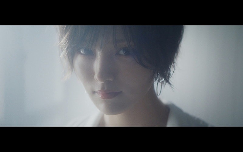 山本彩、冬のバラード「追憶の光」MVで“儚さ”を表現