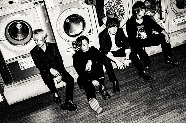 「climbgrowがインディーズBEST発売へ、直筆サイン入りMV視聴カードのプレゼントキャンペーン実施」1枚目/3