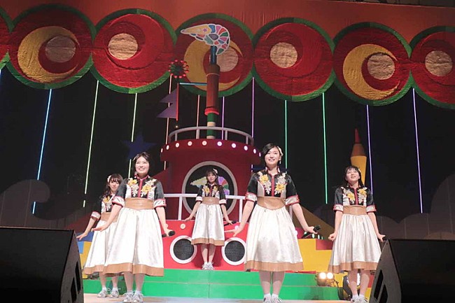 「エビ中、“ダンスにも力強いメッセージ”石崎ひゅーい提供曲「ジャンプ」初披露」1枚目/8