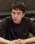 「坂本龍一も認める逸材、ポン・ジュノ最新作『パラサイト』で音楽を手掛けるチョン・ジェイルとは」1枚目/3