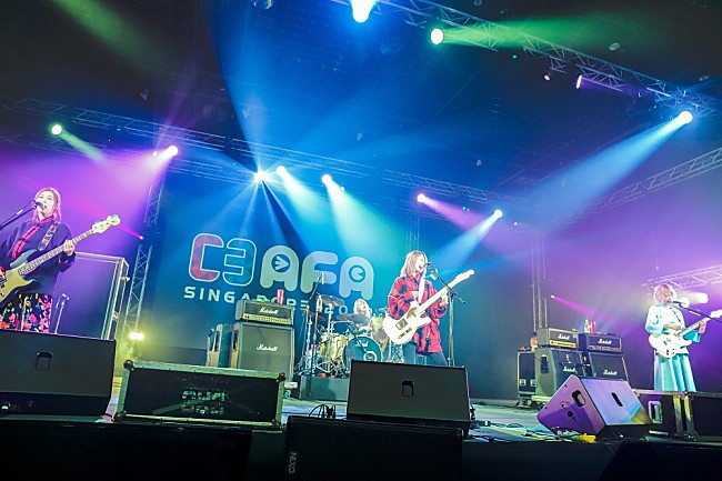 「SCANDAL、シンガポールで新曲「A.M.D.K.J.」を初披露」1枚目/3