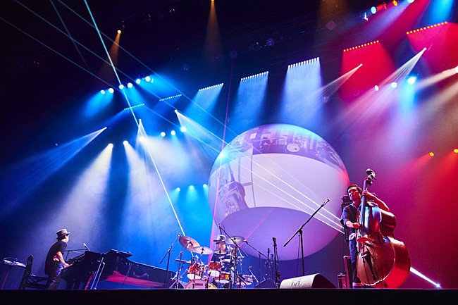 「H ZETTRIO、2019年の集大成となったオーチャードホールライブで全国ライブハウスツアー発表」1枚目/15