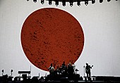 「U2、名盤『ヨシュア・トゥリー』に新たな命を吹き込んだ13年ぶりの来日公演ロング・レポート」1枚目/8