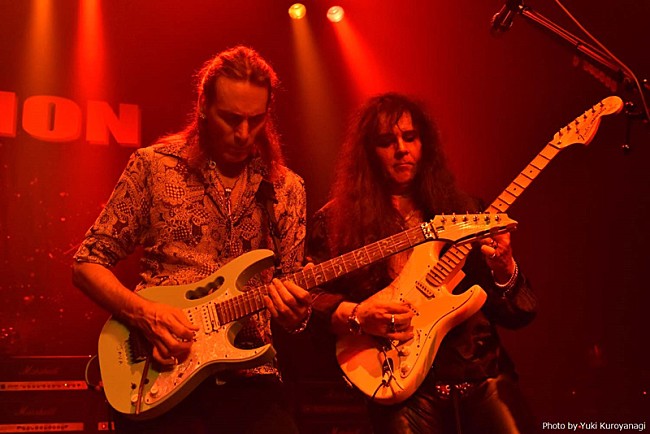 「ヴァイ／イングヴェイ／ザック／ヌーノ／アバシの超絶ギタリスト競演“GENERATION AXE”来日公演レポ」1枚目/9