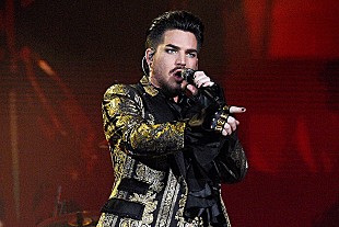 「アダム・ランバート、シェール「ビリーヴ」の感動的なカヴァーのスタジオ音源を公開」