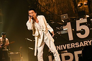 「KREVA、15年分のソロ活動を総括した武道館公演を映像化」