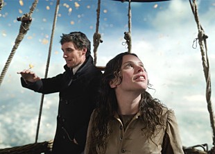 「エディ・レッドメイン×フェリシティ・ジョーンズが再タッグ 映画『イントゥ・ザ・スカイ 気球で未来を変えたふたり』試写会に15組30名様ご招待」