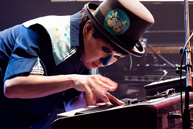 「H ZETTRIOが新ALを会場先行発売へ、Queen名曲カバーも披露した立川公演ライブレポ」1枚目/15