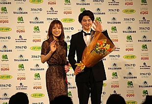 「松岡茉優、新人賞の鈴鹿央士を絶賛　「こちらのせりふが飛ぶぐらい純粋な目」」