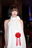 「玉城ティナ、報知映画賞で新人賞を受賞　「映画の一つのピ－スとなれるように」」1枚目/1