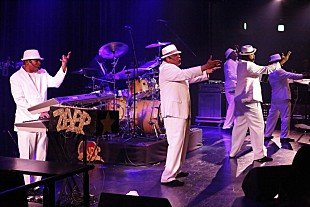 「＜ライブレポート＞ザップ、2010年代の締めを飾るにふさわしい強靭にして痛快なグルーヴに満ちた来日公演がスタート」