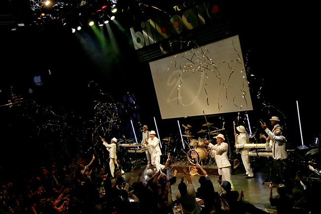 「＜ライブレポート＞ザップ、令和初となる2020年へのカウントダウン・ライブを開催　エネルギッシュなステージングが教えてくれる“パーティーの本質”」1枚目/6