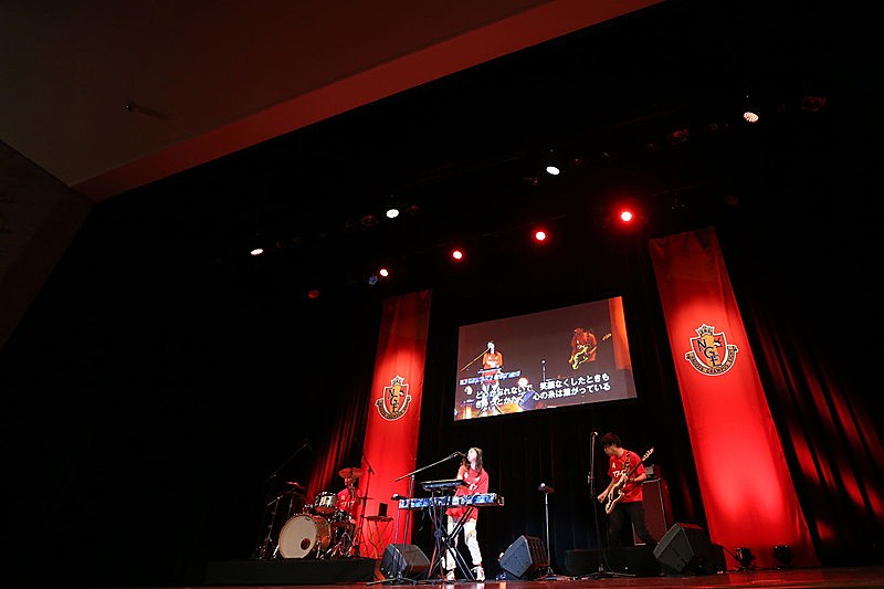 「(C) N.G.E.」2枚目/4