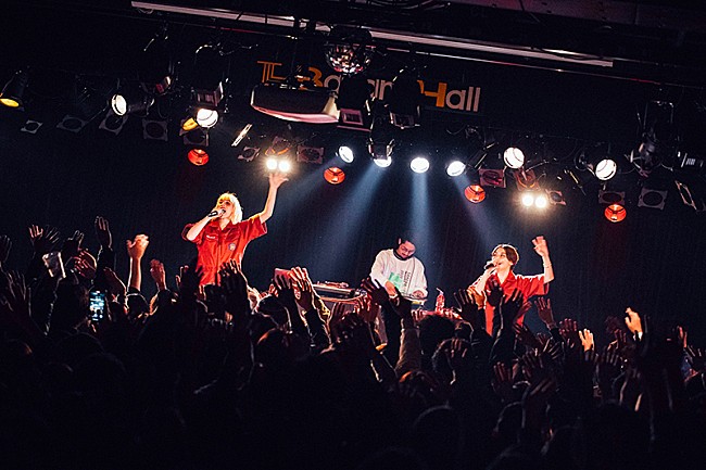 「chelmico×iri初の共同主催ライブ【SAKEBANIGHT】が大盛況」1枚目/8