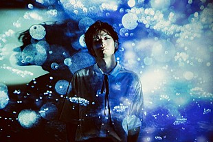 「TK from 凛として時雨、TVアニメ『pet』OPテーマ「蝶の飛ぶ水槽」MV公開」