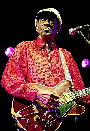 「『1月23日はなんの日？』チャック・ベリー、エルヴィスら第一回【ロックの殿堂】入りアーティストが発表された日」