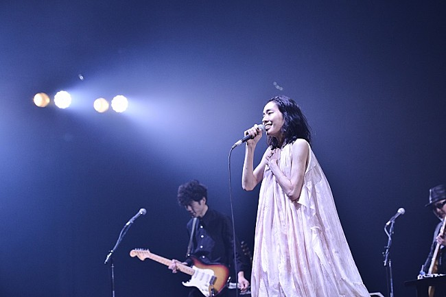 「【CDJ19/20】Cocco、3年ぶりGALAXY STAGEに登場＜ライブレポート＞」1枚目/5